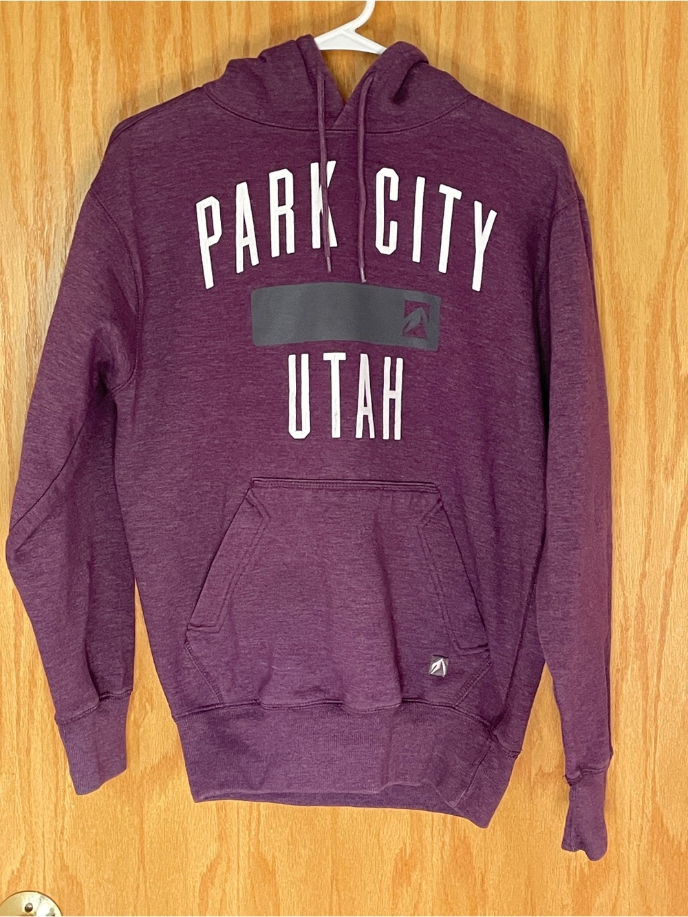 Park City Utah Women's Maroon Pullover Hoodie
